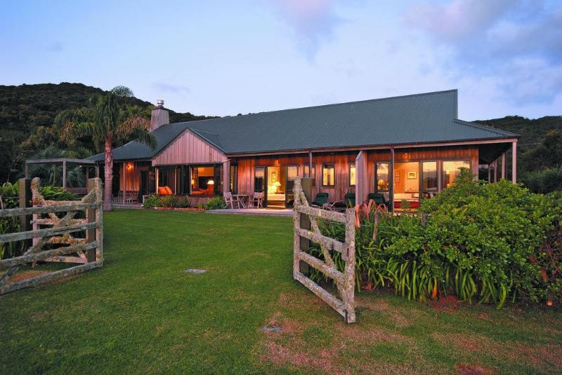 Pawhaoa Bay Villas Whangaruru North Exterior photo